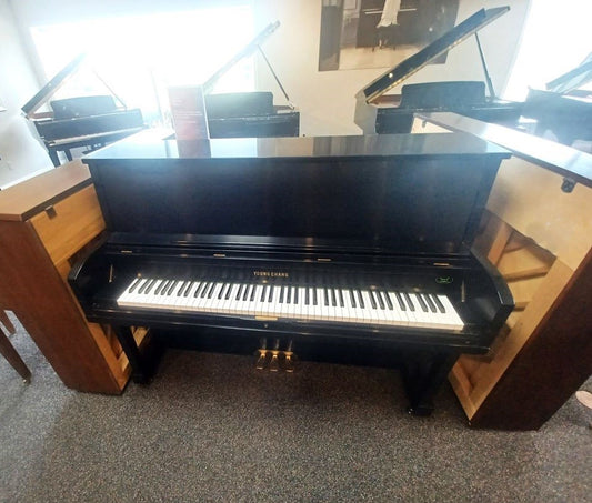 Young Chang 45.5" Upright Piano | PE116 | Ebony Satin | Y02554535 | Used