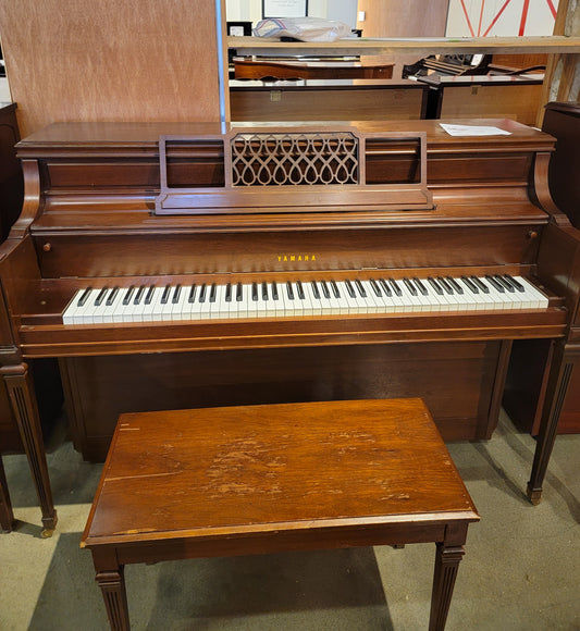Yamaha Upright Piano | Satin Walnut | SN: 1048978 | Used