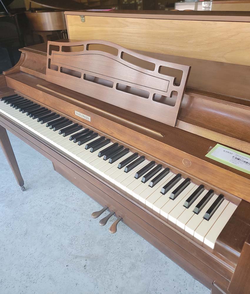 1975 Baldwin Spinet Piano | Walnut Satin | SN: 1063300 | Used