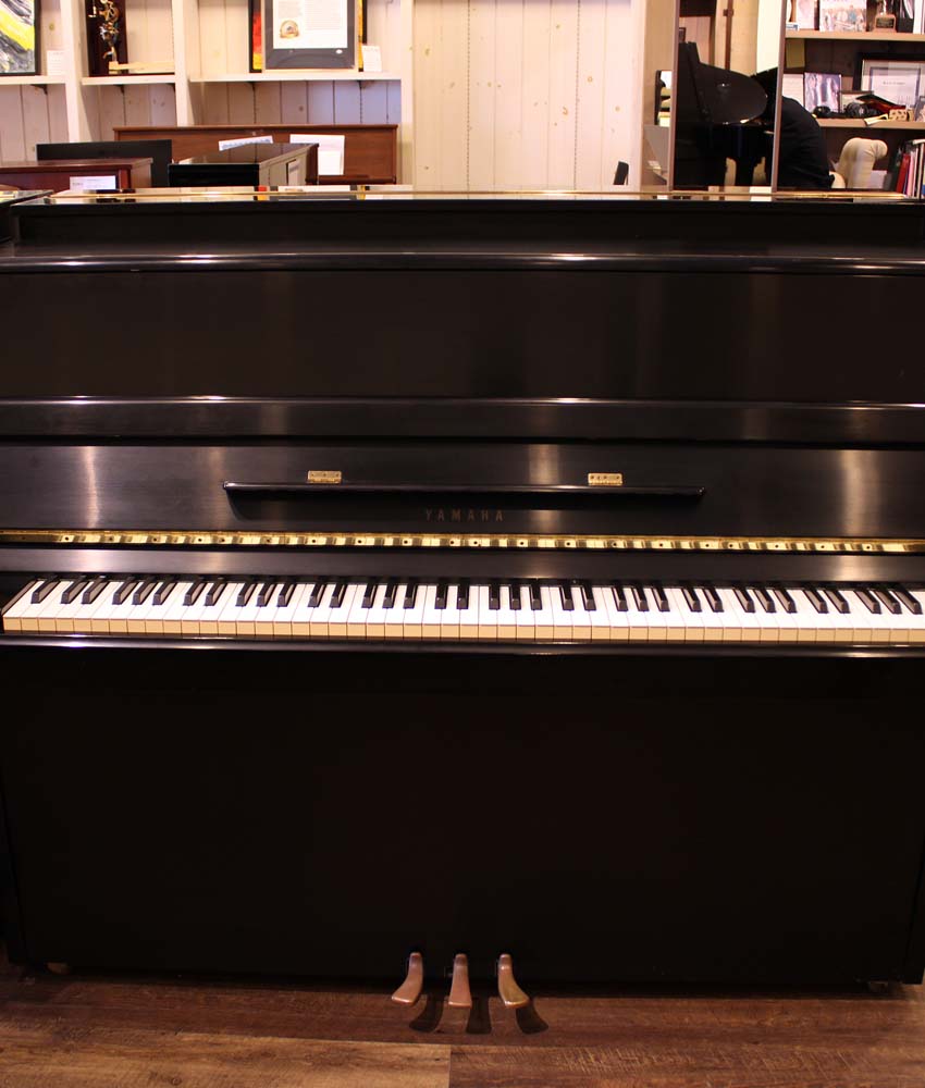 1984 Yamaha 44" P2 Upright Piano | Ebony Satin | SN: R3901908