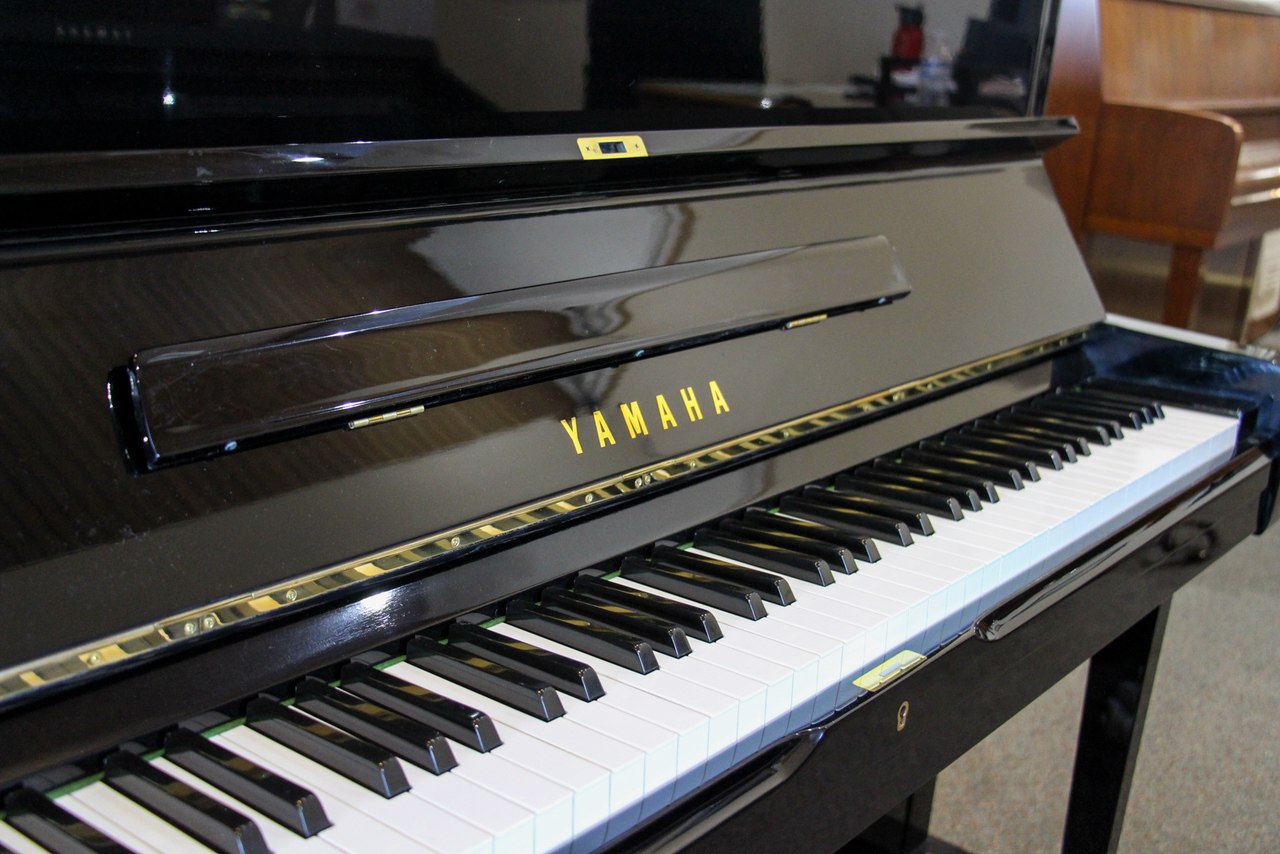 Yamaha 48" U1H Professional Collection Upright Piano | Polished Ebony | Used