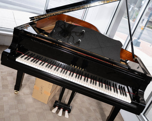 Yamaha C7 Grand Piano (1984) | Polished Ebony | 7'6" | Refurbished | Used