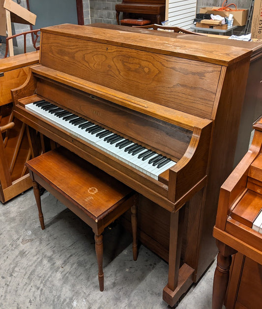 Yamaha 45" P202 Studio Piano | Satin Oak | SN: B126984 | Used