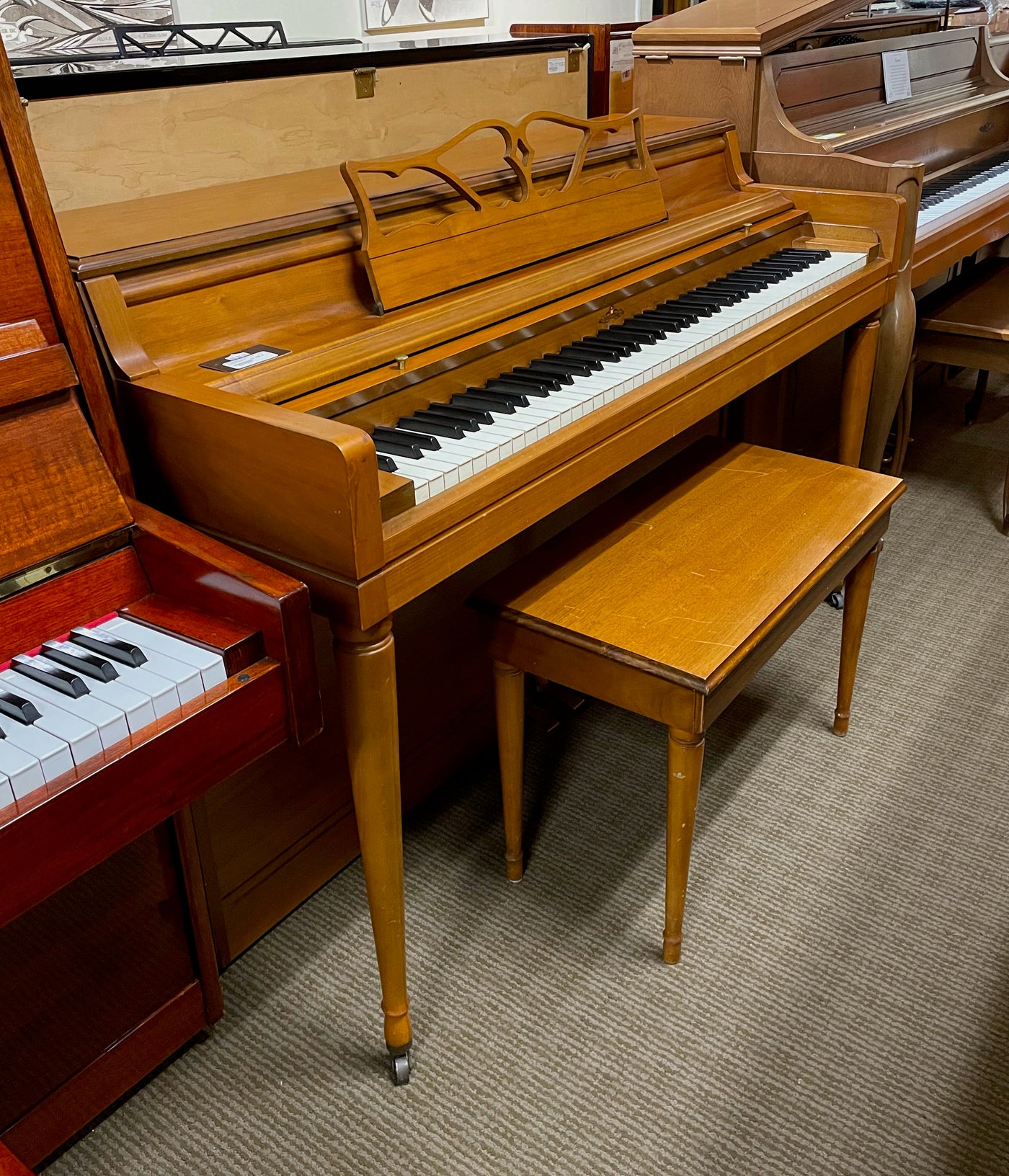 Wurlitzer Console Piano | Satin Oak | SN: 689957 | Used