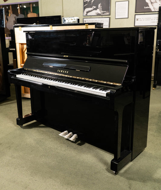 Yamaha U1M Upright Piano | Polished Ebony | 48" | Used