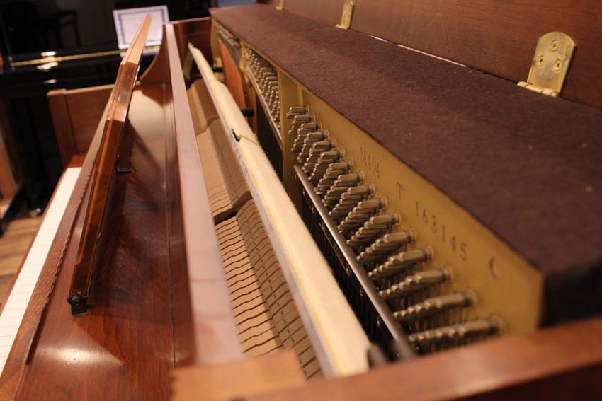 Used Upright Piano 1992 Yamaha 43