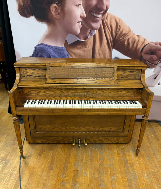 Yamaha Upright Piano in Satin Oak (1979) | M212 | Serial No. B129455 | Used