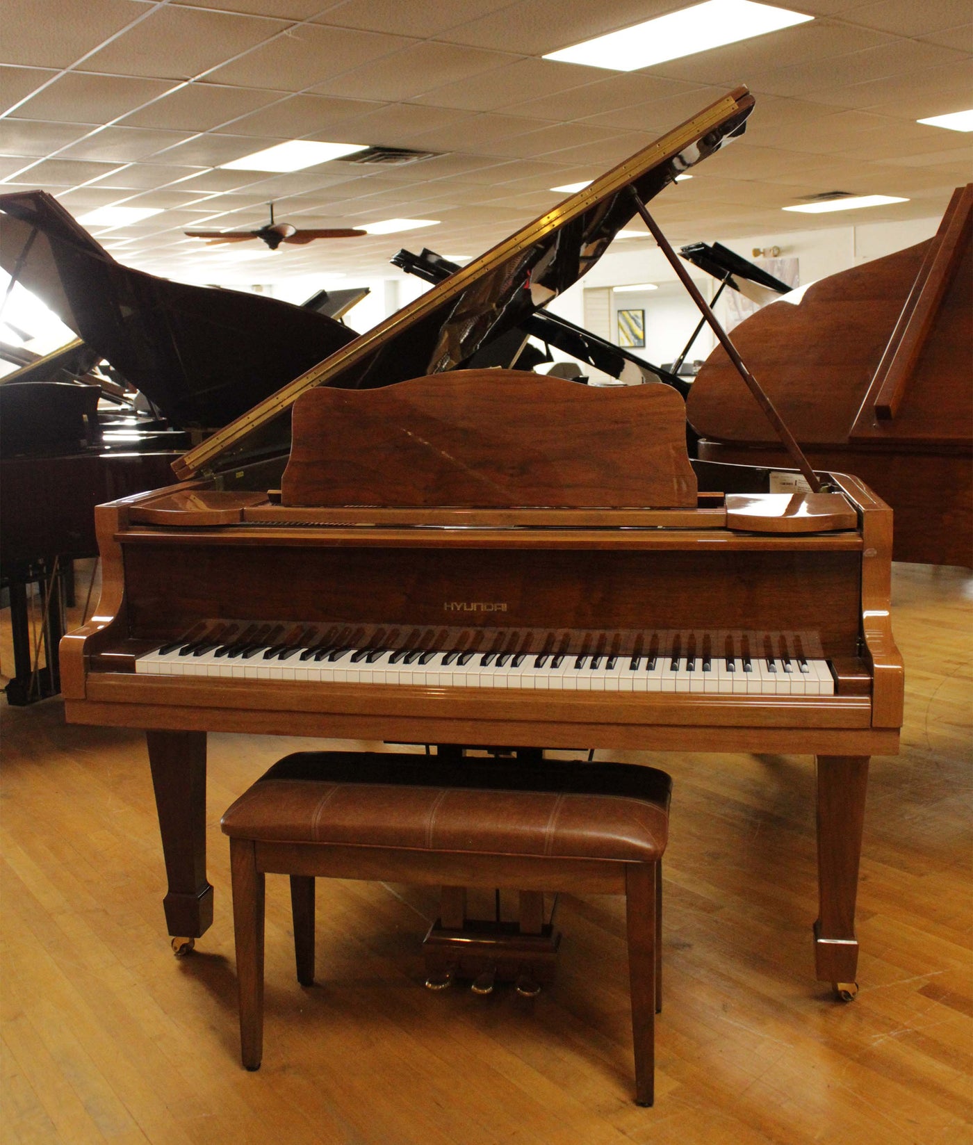 Hyundai G82 Grand Piano | Polished Walnut | SN: 8610062 | Used