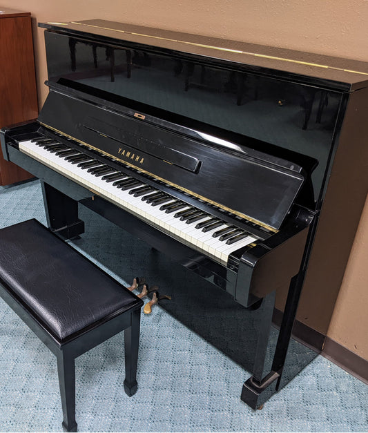 Yamaha U1 Upright Piano (1969) | Polished Ebony | Serial No. 926473 | Used