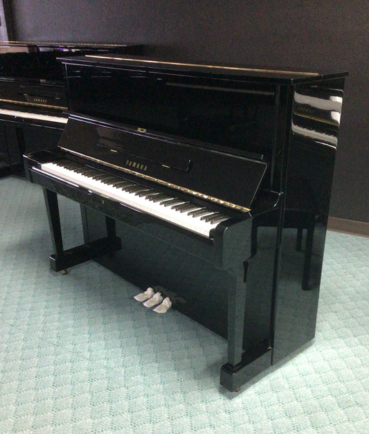 Yamaha U1 Upright Piano (1980) | Polished Ebony | 48"| Used