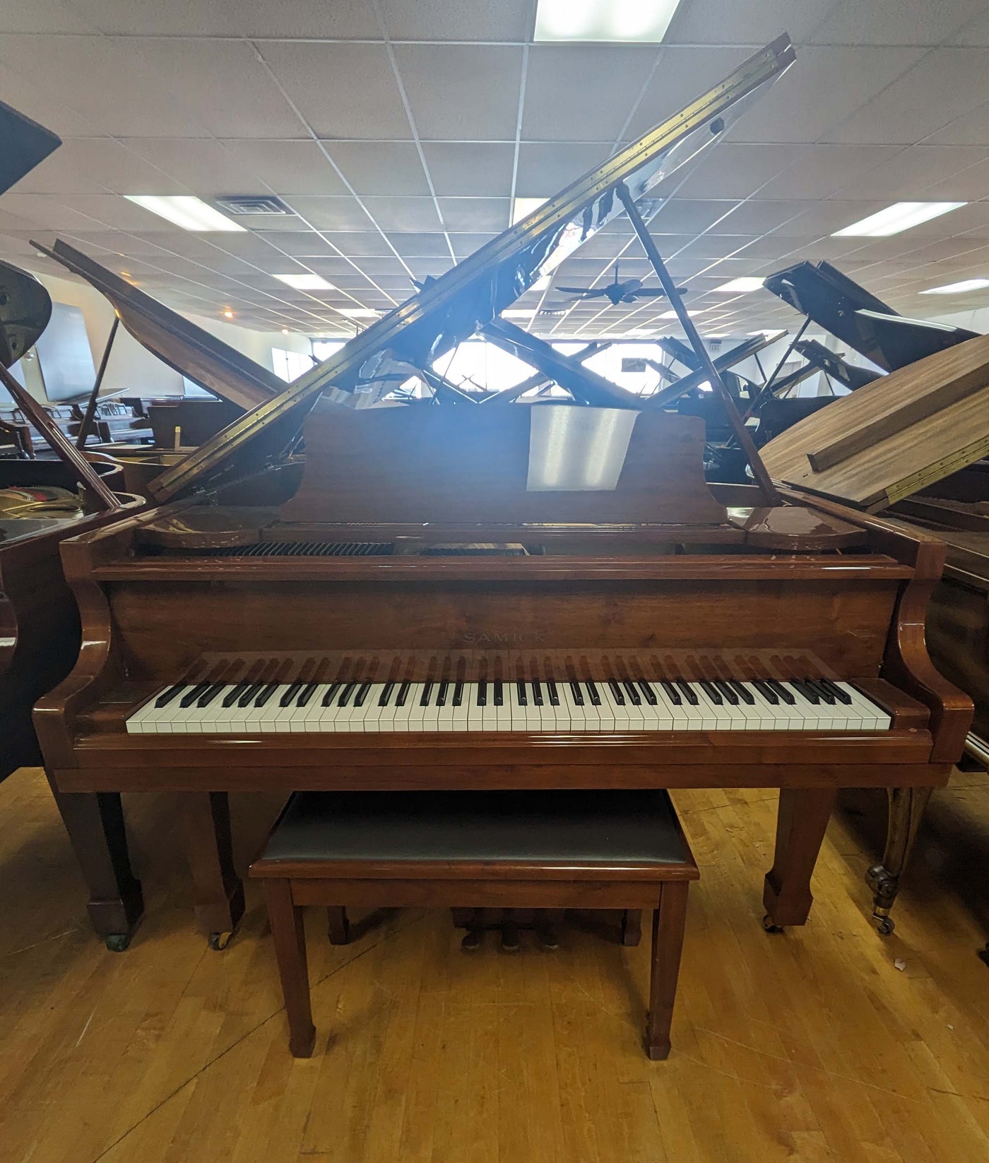 Samick SG-155 Grand Piano | Polished Walnut | SN: HHJG0495