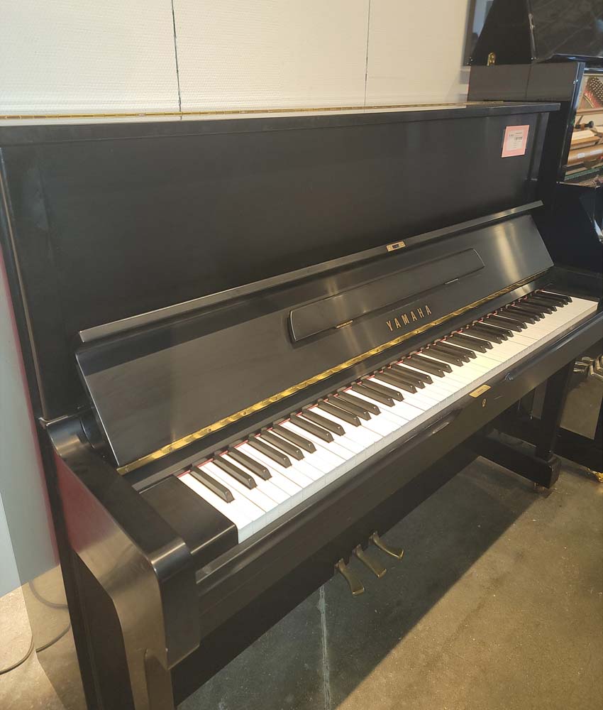 Used Upright Piano 1992 Yamaha 48
