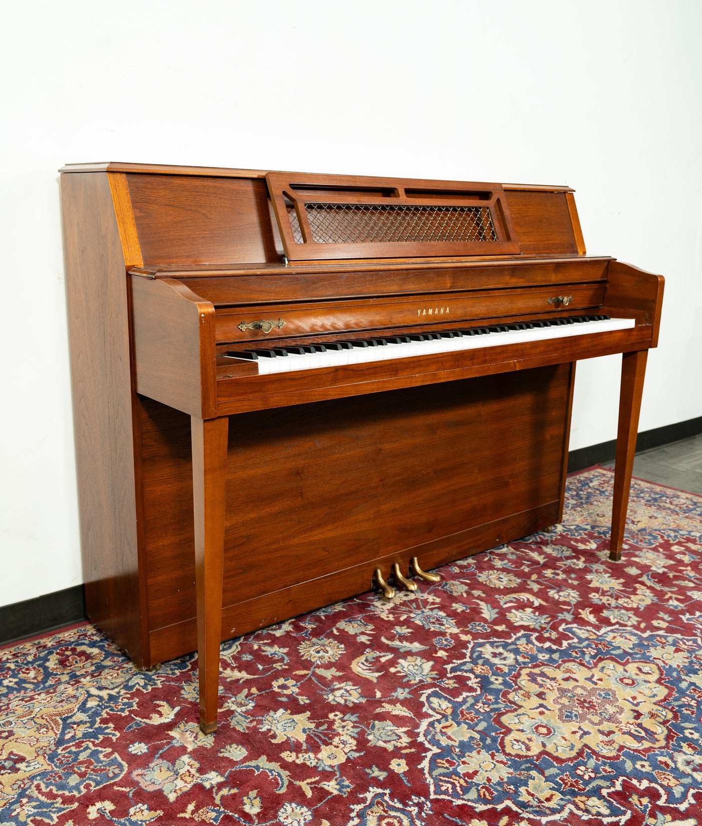 Yamaha M304 Upright Piano | Satin Oak | SN: T119622 | Used