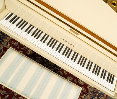 Yamaha 5'7" G2 Grand Piano | Polished White | SN:R4400227