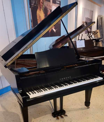 1967 Yamaha 6'1" G3 Grand Piano | Polished Ebony | SN: 579954