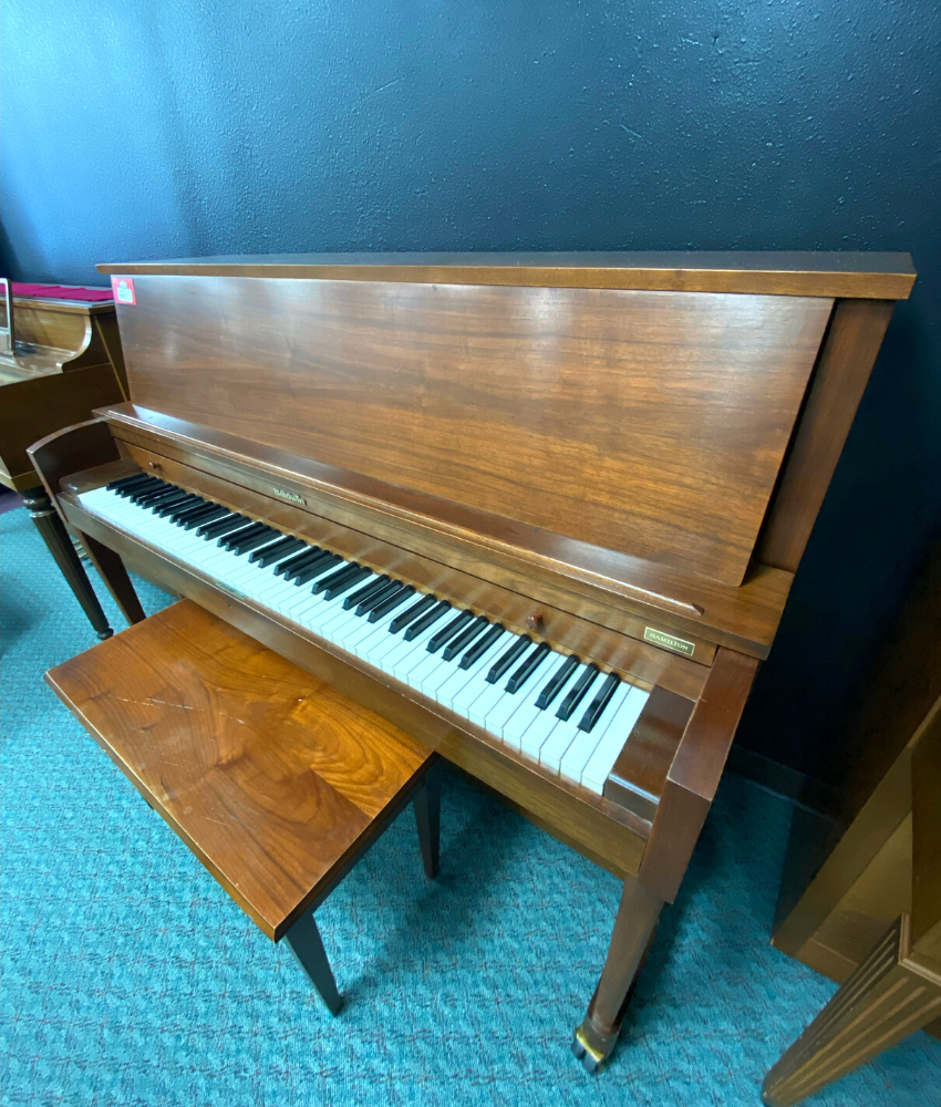 Hamiltonas pagal Baldwin Upright PianoHamiltonas pagal Baldwin Upright Piano  