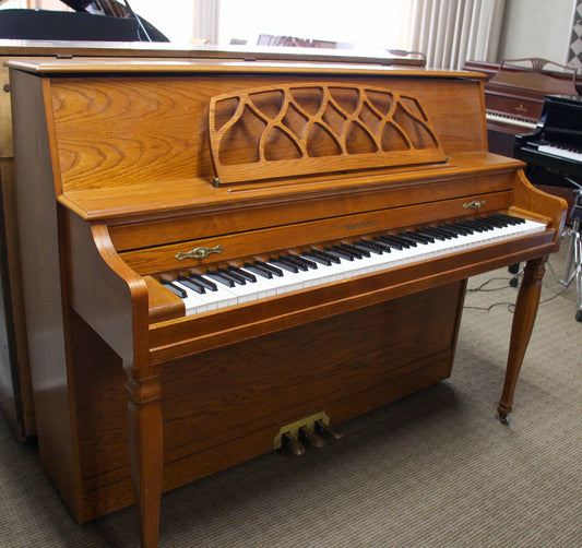 Baldwin 665 Oak Upright Console Piano