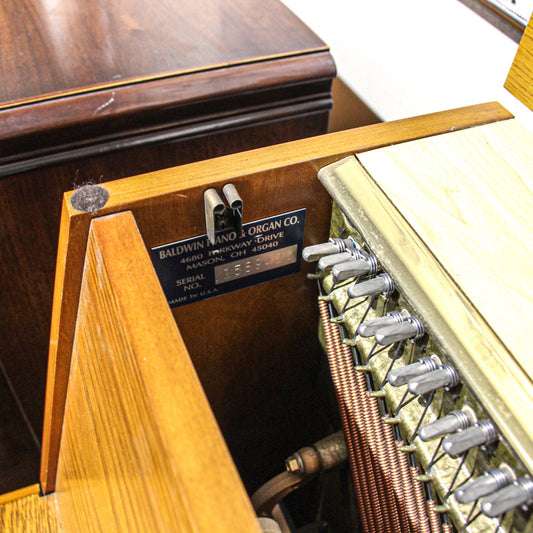 Baldwin 665 Oak Console Upright Piano