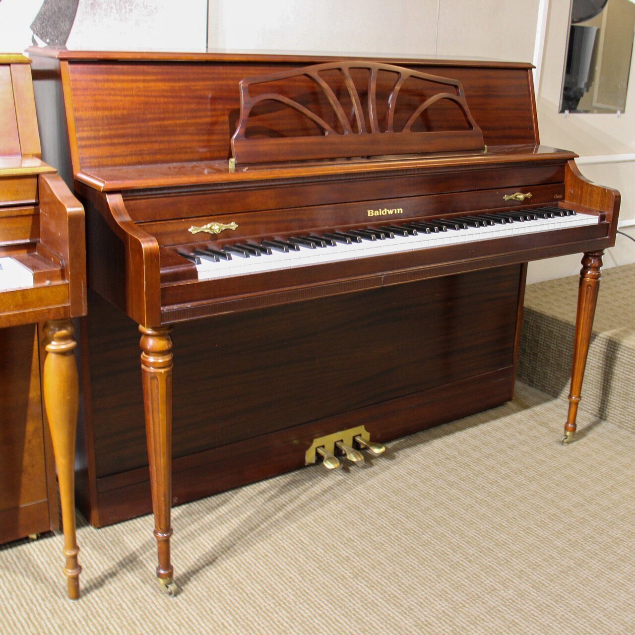 Baldwin 660 Upright Console Piano