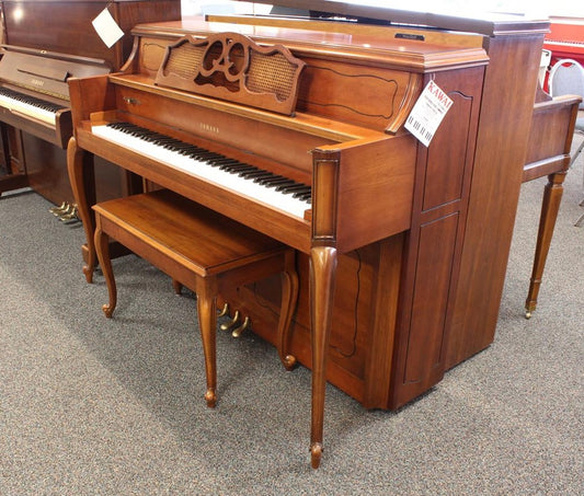 Yamaha 44" M405 Console Piano | Satin Cherry | # T1111315 | Used