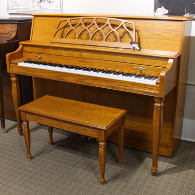 Baldwin 665 Oak Console Upright Piano