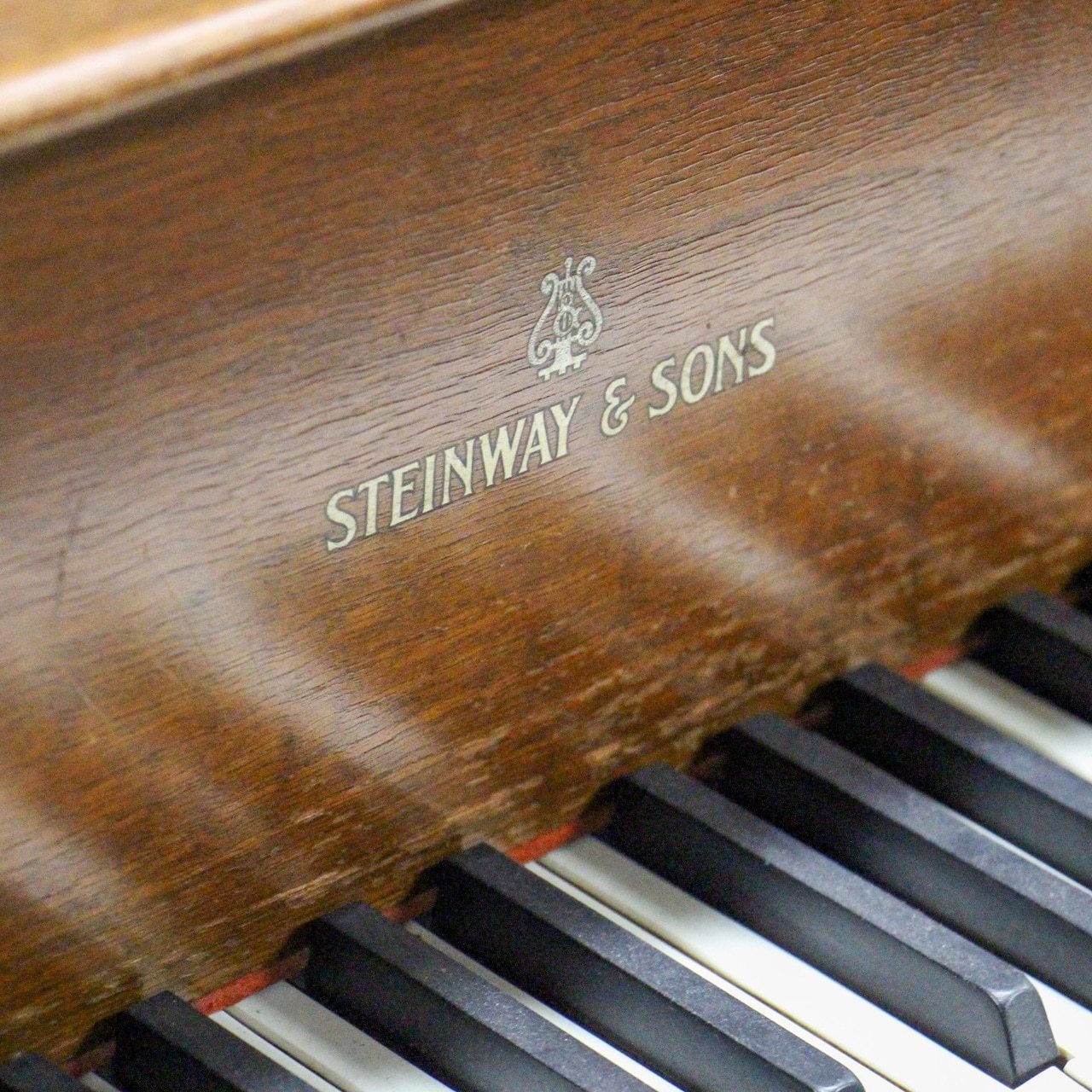 1943 Steinway & Sons 5'7" M Grand Piano | Satin Oak | SN: 315783