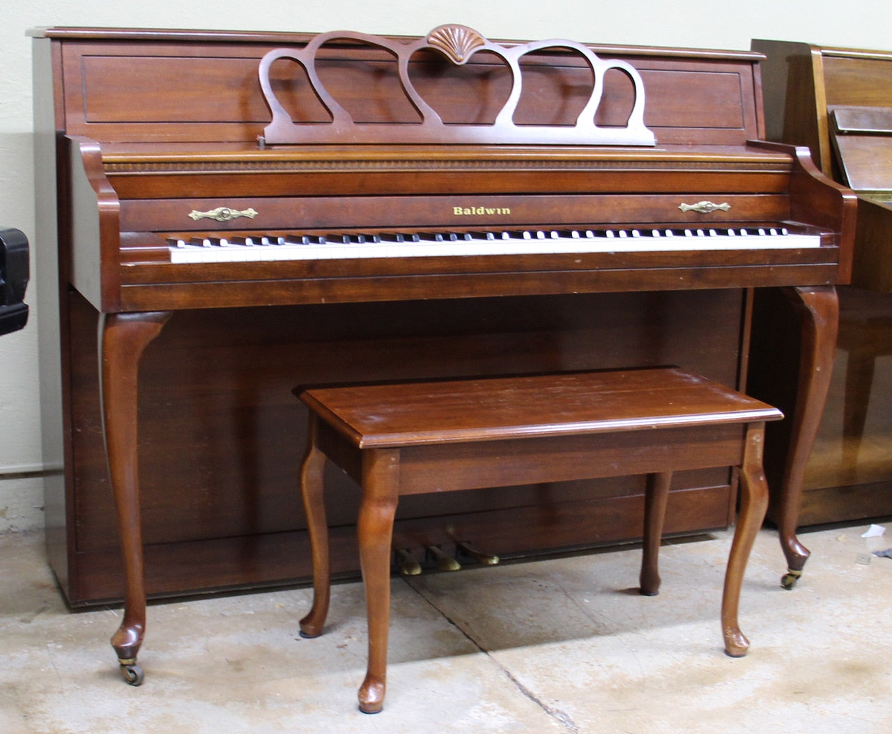Baldwin 646 Upright Console Piano